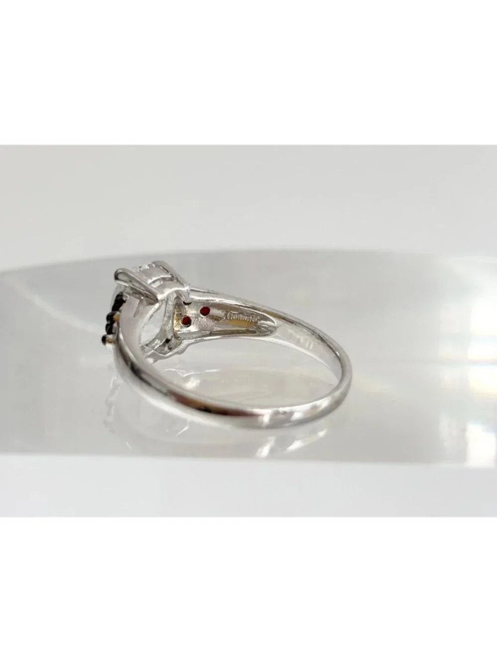 White Topaz & Mini Garnet Gemstone Sterling Silver 925 Vintage Ring - sz 8